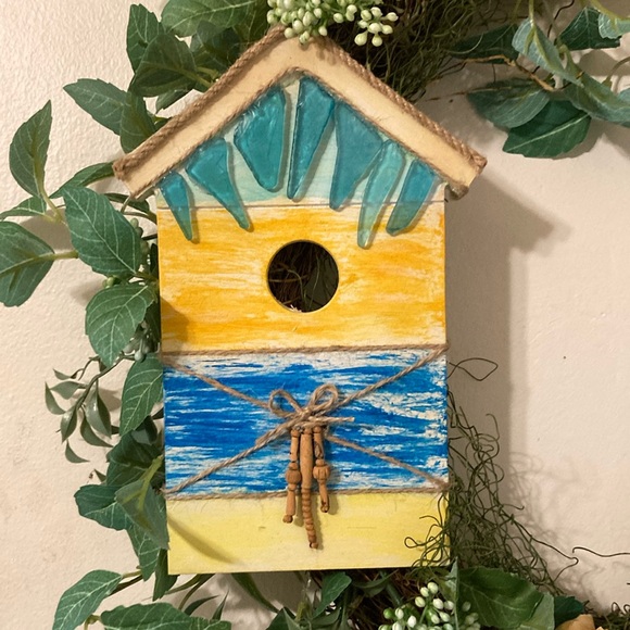 Beachy Birdhouse Wreath - Picture 2 of 6